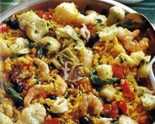 Паэлья с рыбой и креветками