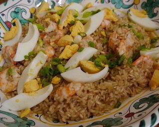 Плов из бурого риса с креветками