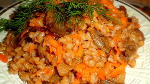 плов из перловки с вешенками