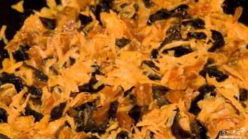 плов с черносливом и курагой