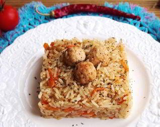 Плов с фрикадельками в духовке