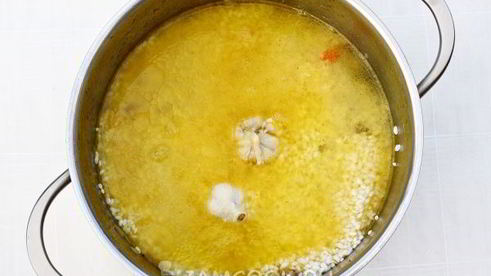 плов с курицей в кастрюле