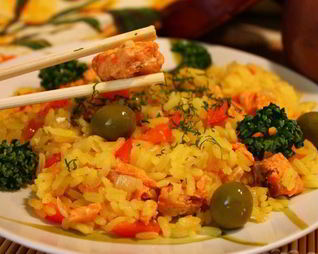 Плов с рыбой в горшочке