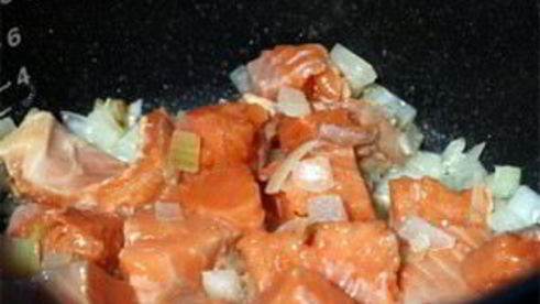 плов с рыбой в мультиварке