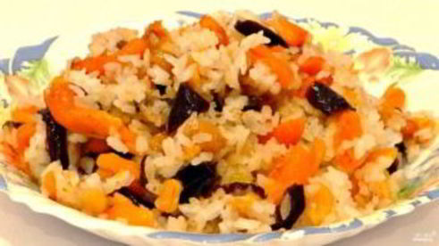 постный плов с черносливом и курагой