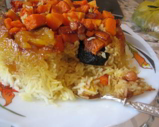 Пряный плов с тыквой и сухофруктами