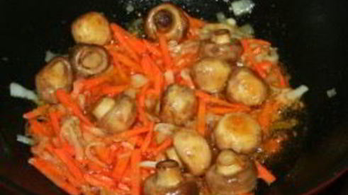 вегетарианский плов с грибами