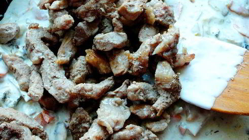 ароматное рагу из свинины и грибов