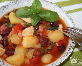 Мексиканское овощное рагу с куриным филе