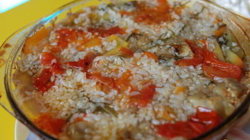 мясное рагу с баклажанами, перцем и помидорами