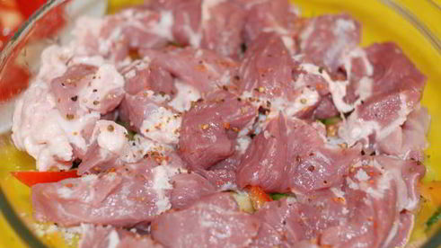 мясное рагу с баклажанами, перцем и помидорами