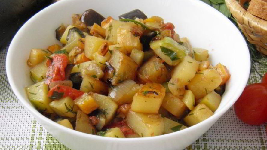 Рецепт овощное рагу с кабачками, баклажанами и картофелем