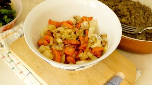 овощное рагу с мясным фаршем и баклажанами в духовке