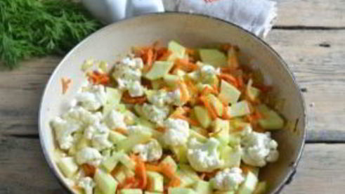 овощное рагу с цветной капустой и кабачками