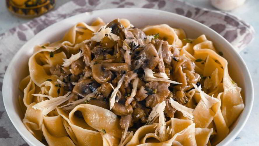 Рецепт папарделле с соусом-рагу из курицы