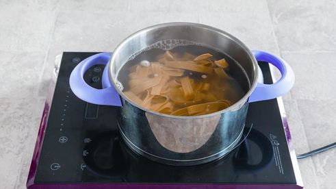 папарделле с соусом-рагу из курицы