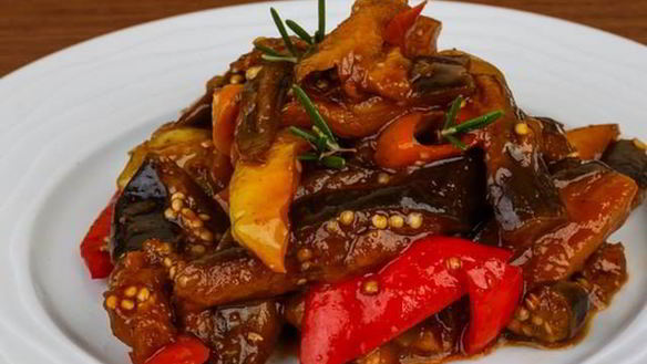 Рецепт Рагу из баклажанов с черносливом и орехами