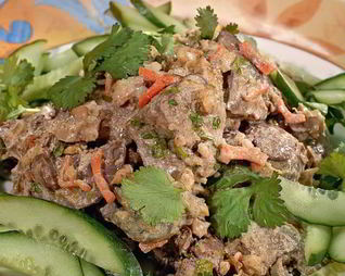 Рагу из куриной печенки с орехами