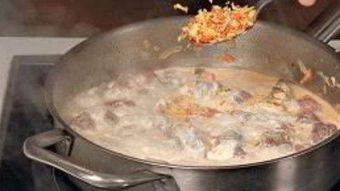 рагу из куриной печенки с орехами