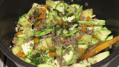 рагу с кабачком и базиликом