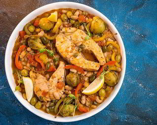 Сочное овощное рагу с лососем