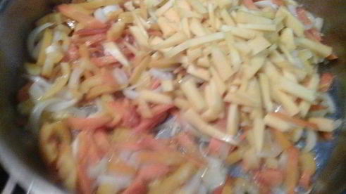 солнечное рагу с курицей, тыквой и сливами