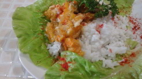 солнечное рагу с курицей, тыквой и сливами