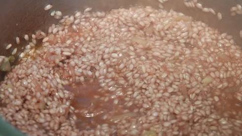 красное ризотто с горгонцоловым соусом