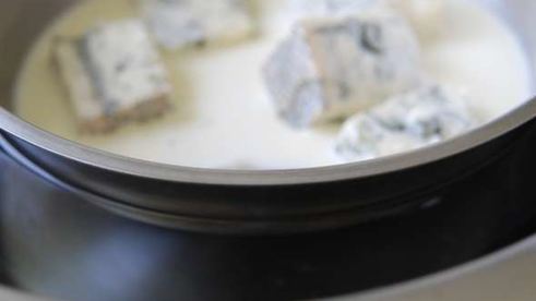 красное ризотто с горгонцоловым соусом