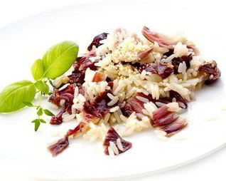 Красное ризотто с мангольдом