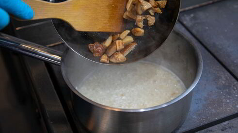 ризотто с белыми грибами и трюфельной пастой