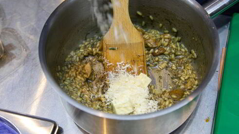 ризотто с белыми грибами и трюфельной пастой