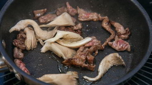 ризотто с говядиной и вешенками