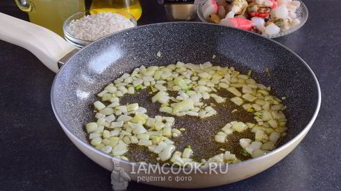 ризотто с морепродуктами в сливочном соусе