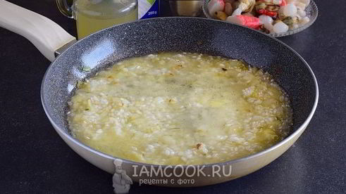 ризотто с морепродуктами в сливочном соусе