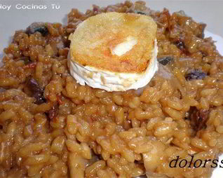 Ризотто с помидорами, козьим сыром и грибами