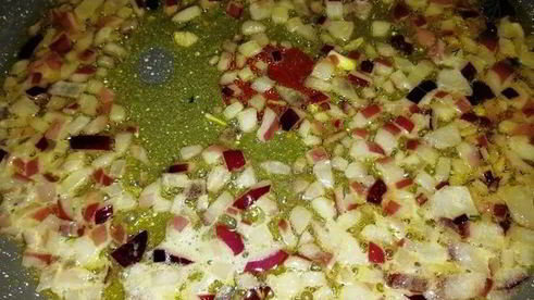 розовое ризотто с белыми грибами