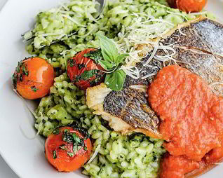 Сибас с лимонно-базиликовым ризотто