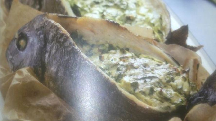 Рецепт дорада, фаршированная шпинатом и сыром
