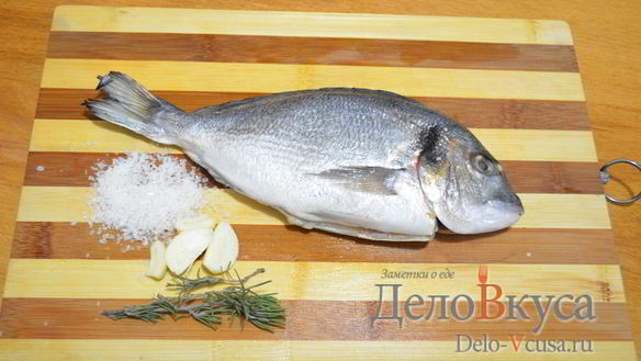 Рецепт Дорада жареная с розмарином и чесноком без масла