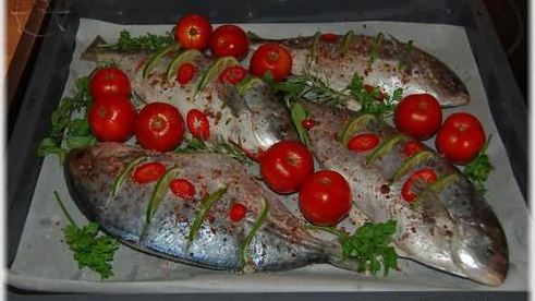 дорадо запеченная в духовке с душистыми травами