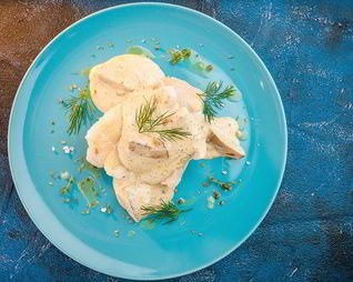 Филе палтуса под грибным соусом