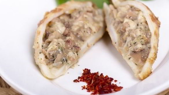 Рецепт Кальмары фаршированные грибами