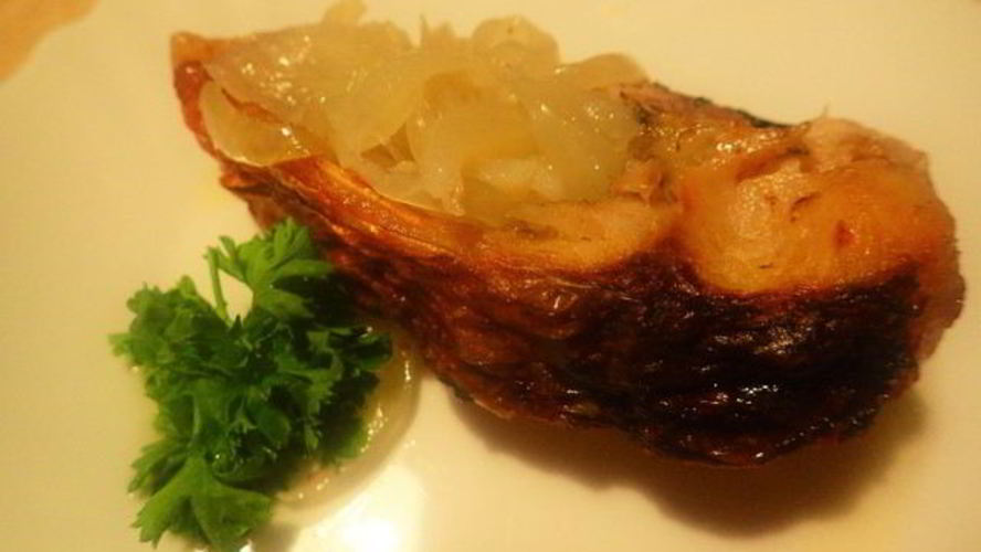 Рецепт карась на луковой подушке по-домашнему