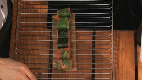 копченыи лосось на желе из томатного коктеи ля