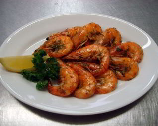 Креветки, обжаренные с зеленью