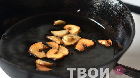 креветки жареные с чесноком