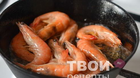 креветки жареные с чесноком