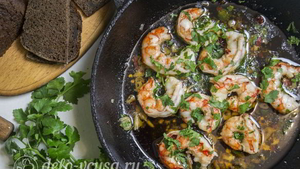 Рецепт Креветки жареные в масле с чесноком