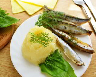 Мойва, запеченная в фольге в духовке